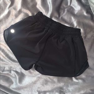 lululemon hotty hot shorts!